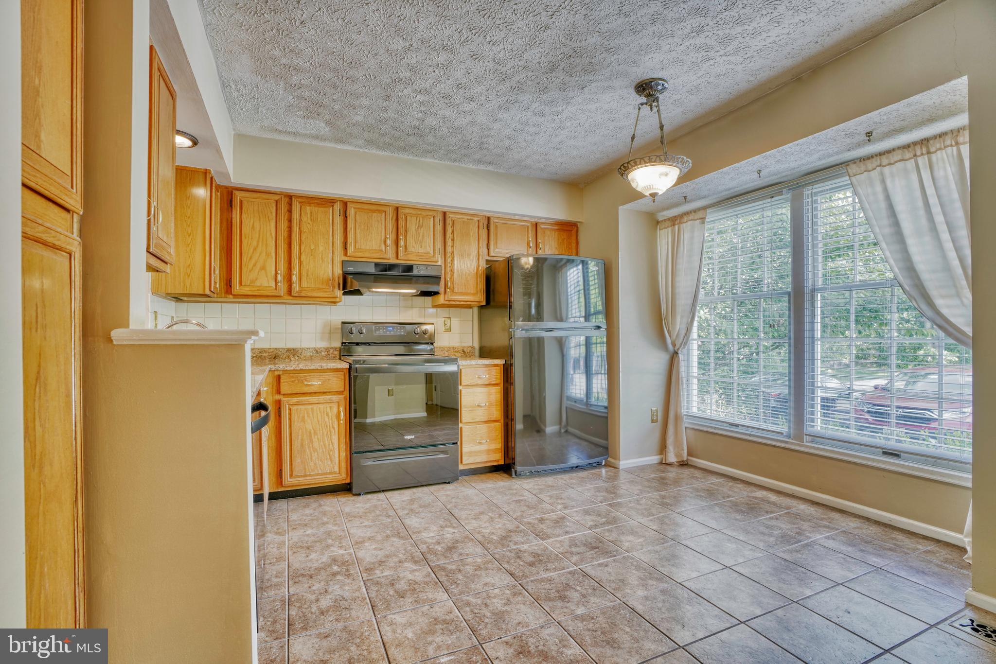 8738 Silver Hall Road Perry Hall, MD 21128 - Photo 3 of 34 Bright Kitchen