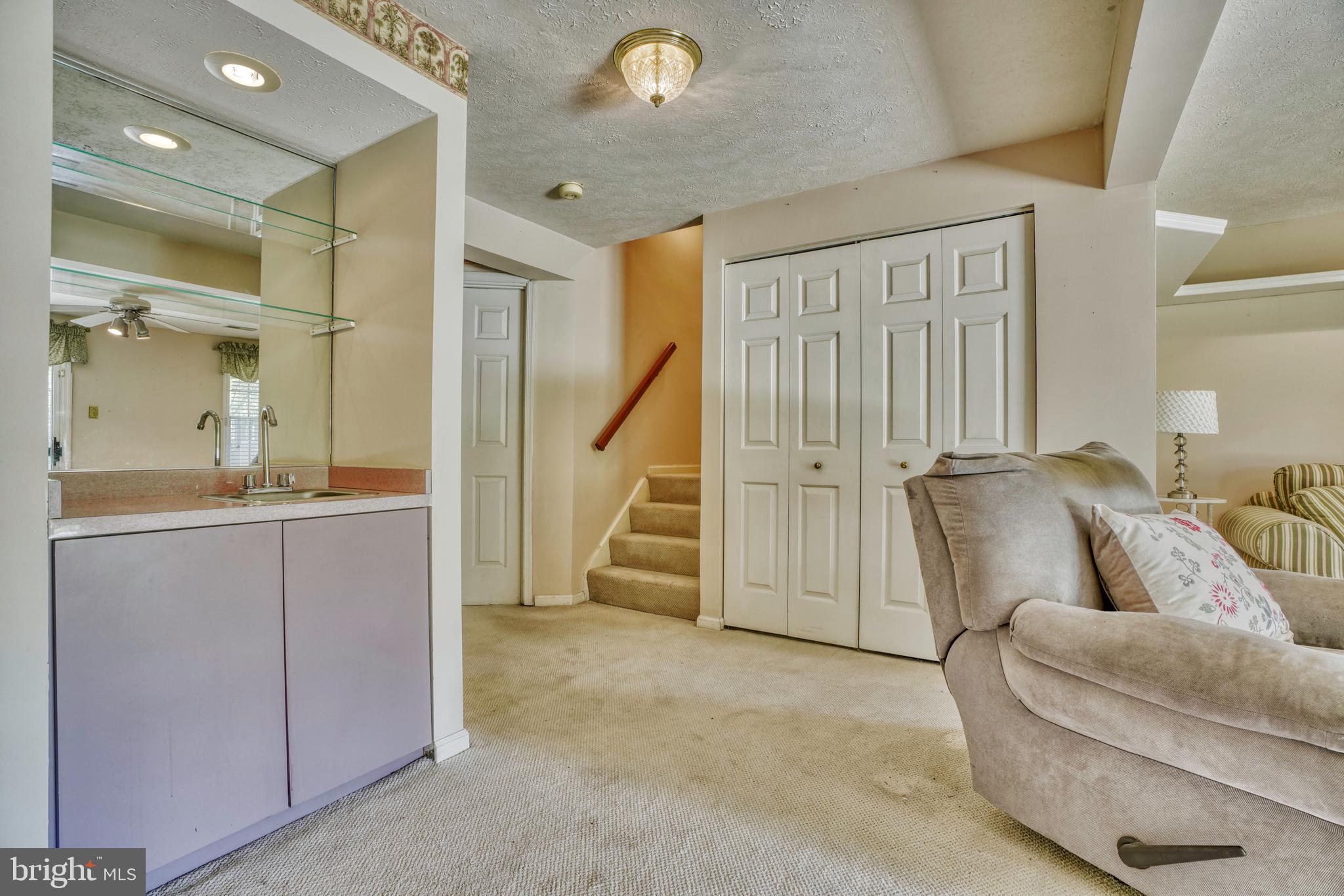 8738 Silver Hall Road Perry Hall, MD 21128 - Photo 27 of 34 Wet bar