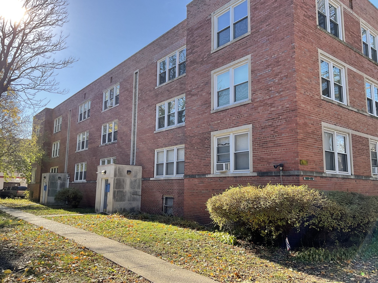 1143 East 50th St Unit 3N  