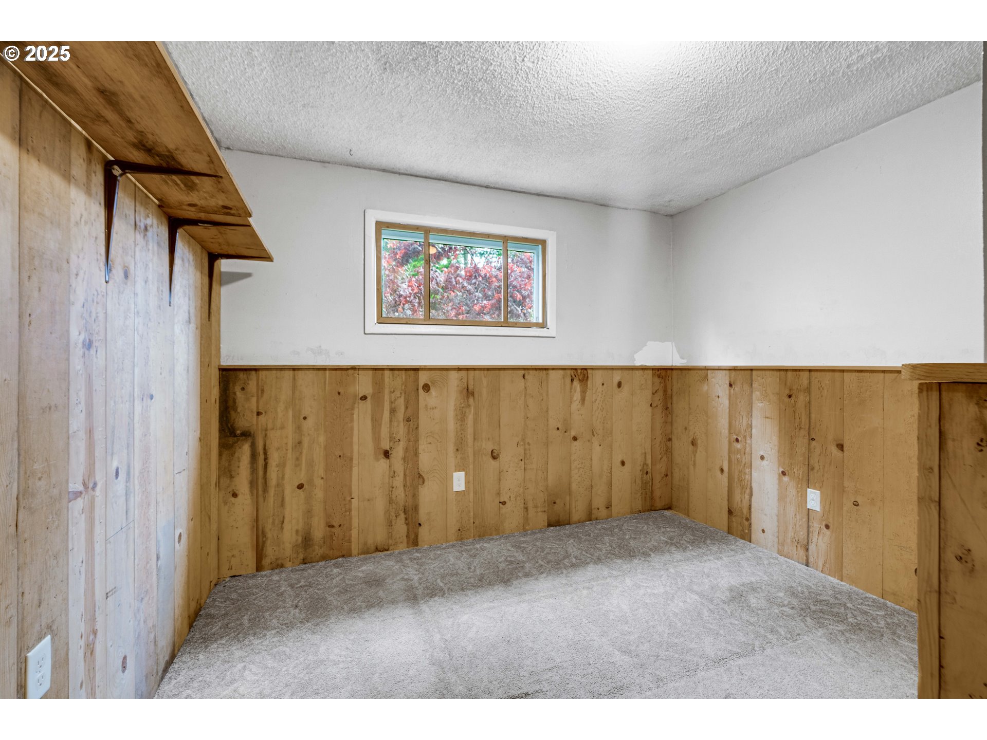 10303 Southeast Bull Run Road Sandy, OR 97055 - Photo 18 of 48 a view of an empty room