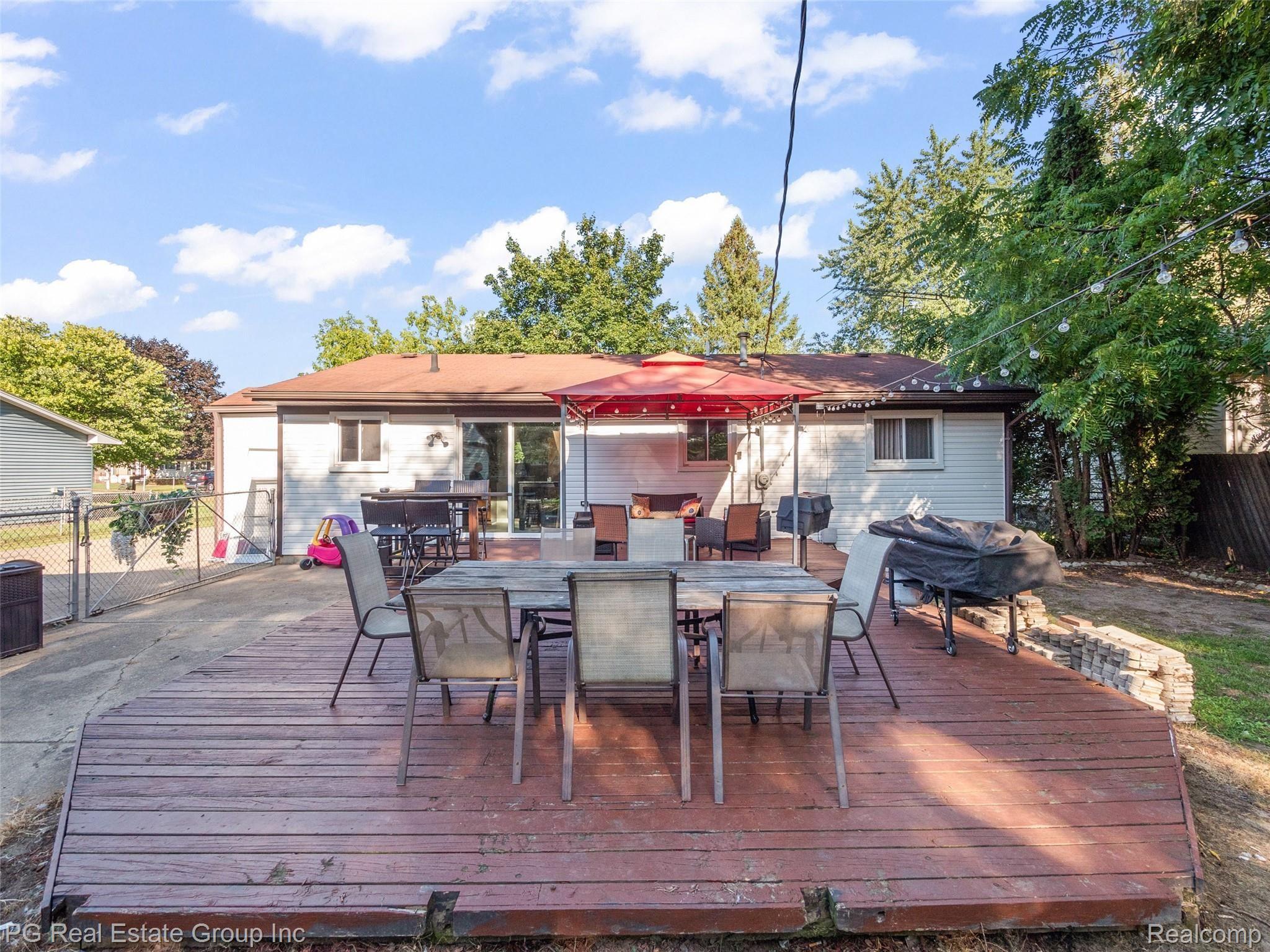 2420 Melvin Avenue Rochester, MI 48307 - Photo 7 of 34 2420 Melvin Ave 1 (6).jpg