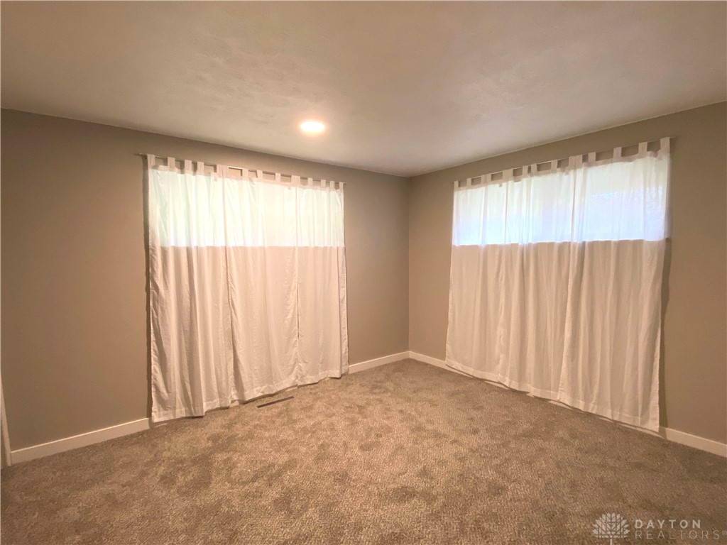 5700 Benedict Road Huber Heights, OH 45424 - Photo 13 of 23