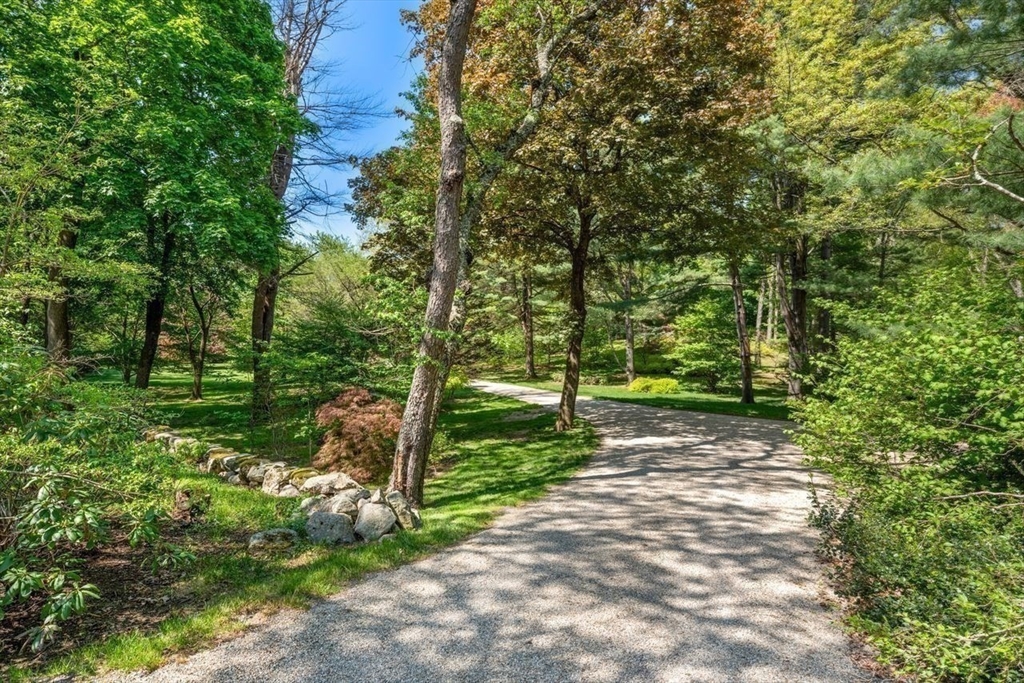 475 Glen Road Weston, MA 02493 - Photo 9 of 10