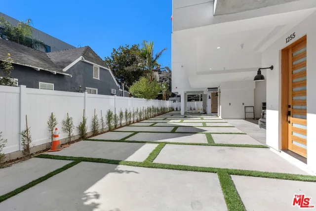 $4,500 | 1253 North Gower Street, Los Angeles, CA 90038