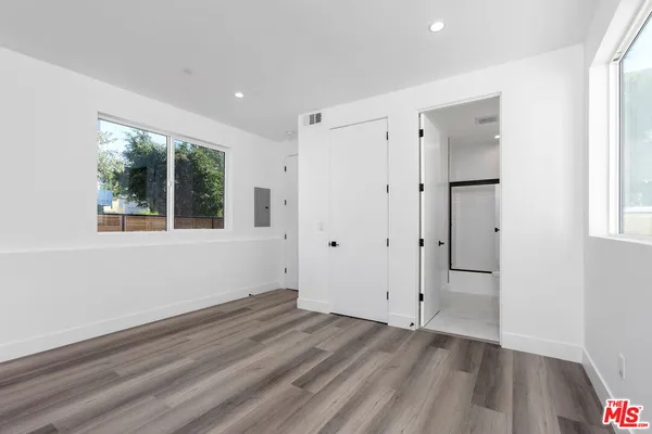 $3,995 | 1253 North Gower Street, Los Angeles, CA 90038