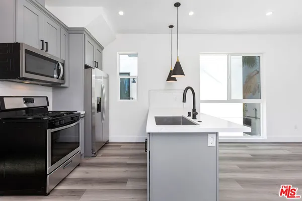 $3,995 | 1253 North Gower Street, Los Angeles, CA 90038