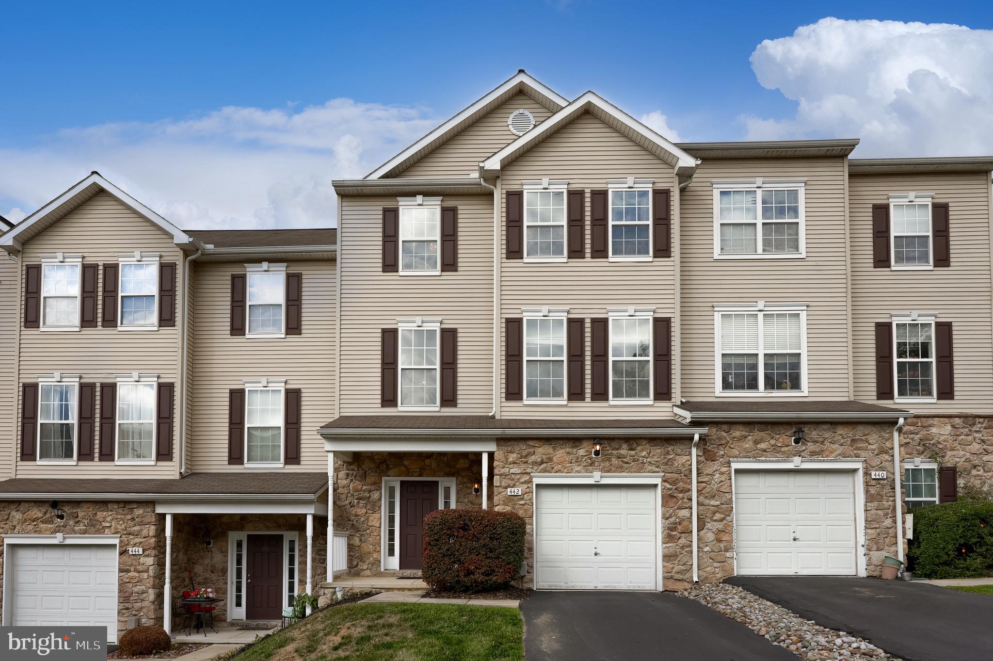 442 Marion Road, Unit 442 York, PA 17406 - Photo 8 of 46