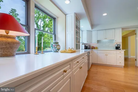 $875,000 | 890 Village Circle, Blue Bell, PA 19422