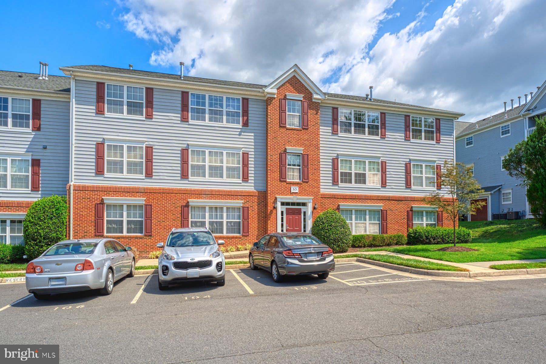 513 Constellation Square Southeast, Unit F Leesburg, VA 20175 - Photo 3 of 43 Another front building view (#2)