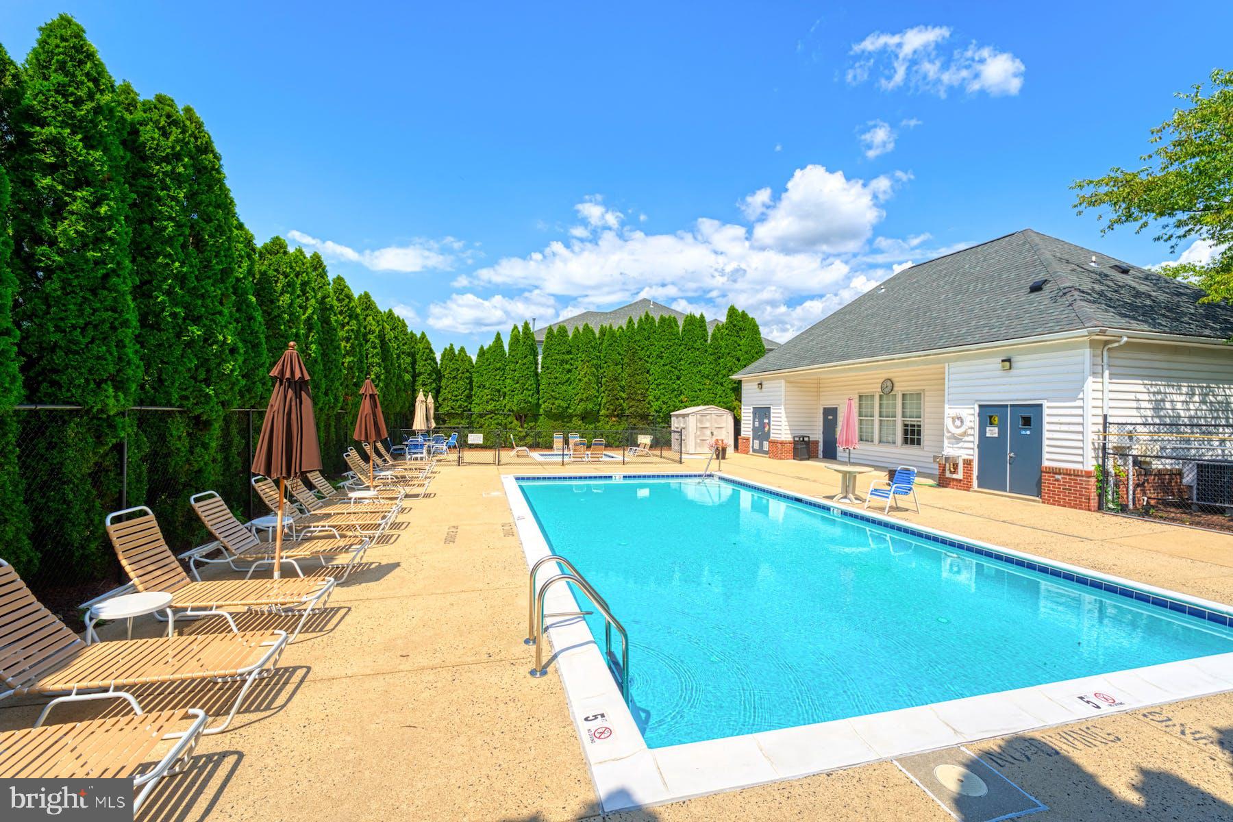 513 Constellation Square Southeast, Unit F Leesburg, VA 20175 - Photo 31 of 43 Neighborhood pool
