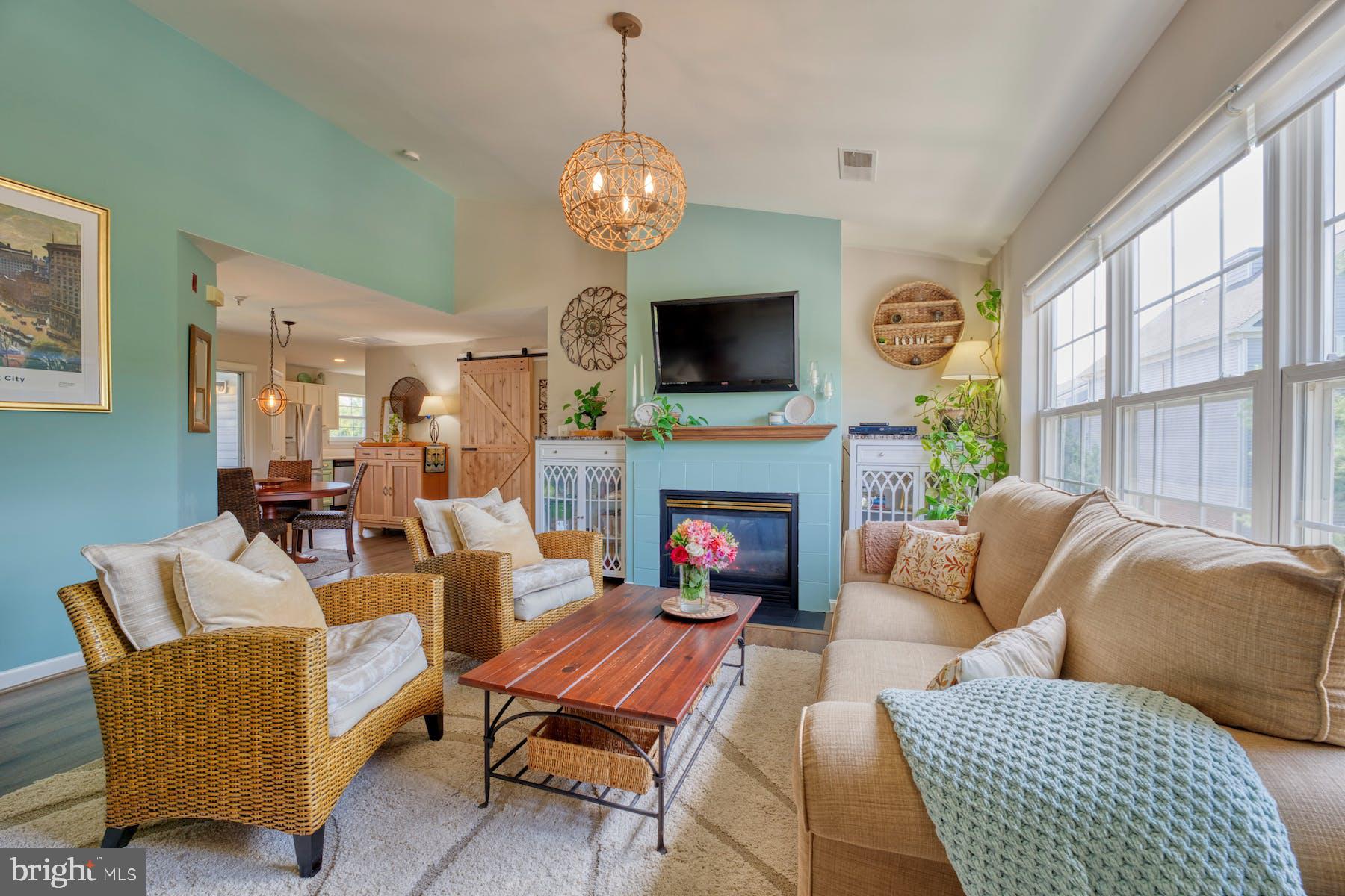513 Constellation Square Southeast, Unit F Leesburg, VA 20175 - Photo 4 of 43 Main seating area/family room