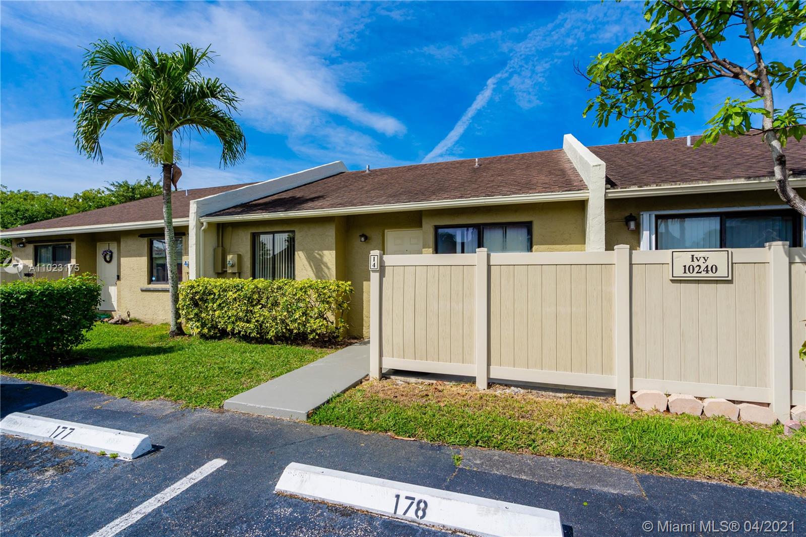 10240 Boca Bend West, Unit I4 Boca Raton, FL 33428 - Photo 3 of 38 Gallery Image 3