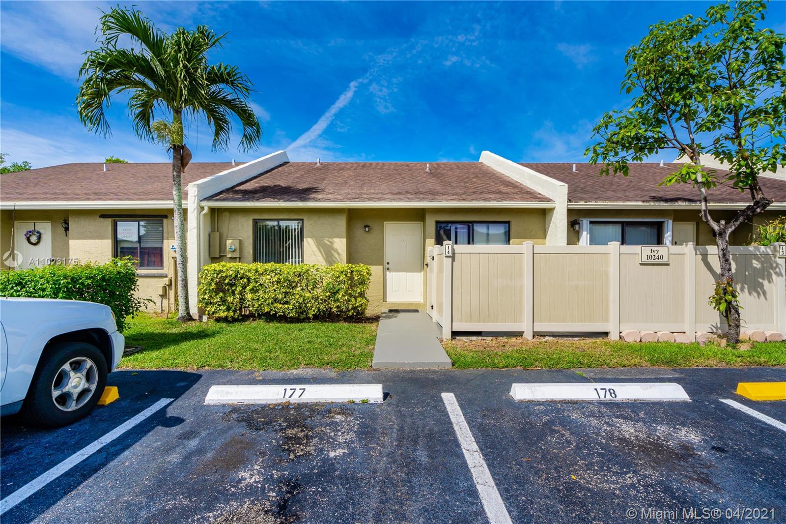 10240 Boca Bend West, Unit I4 Boca Raton, FL 33428 - Photo 4 of 38 Gallery Image 4
