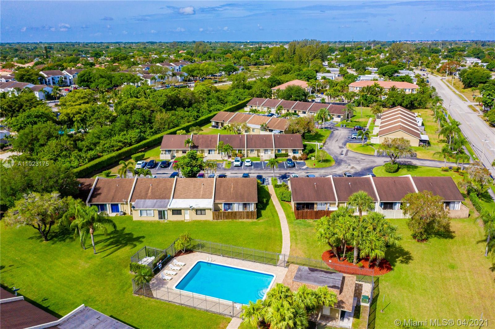 10240 Boca Bend West, Unit I4 Boca Raton, FL 33428 - Photo 6 of 38 Gallery Image 6