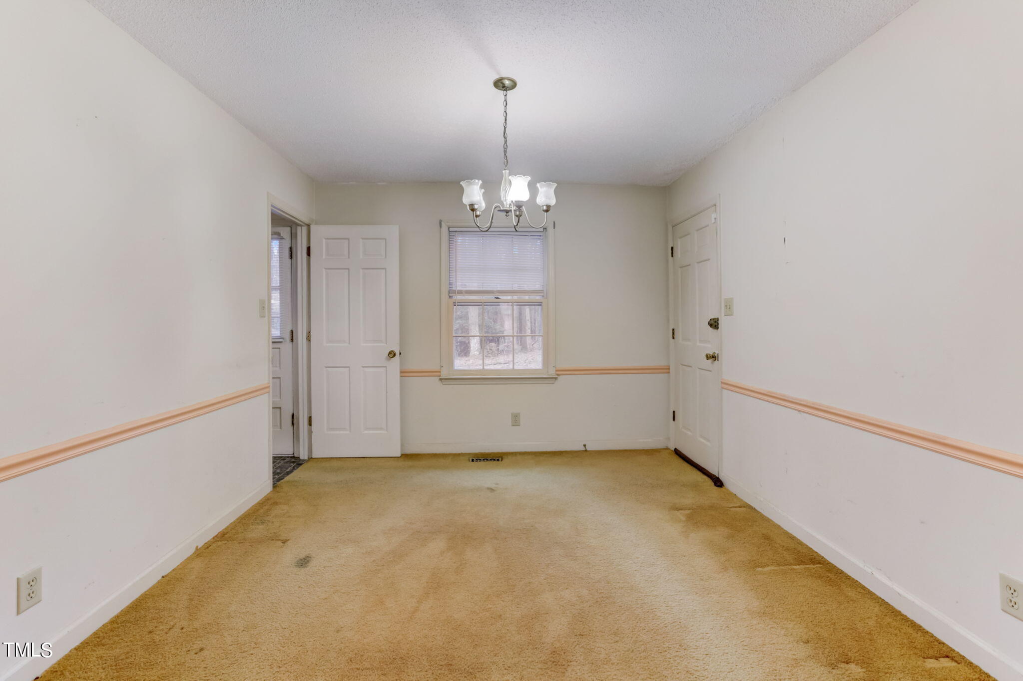 5502 Russell Road Durham, NC 27712 - Photo 5 of 31 7-web-or-mls-Russell Rd-007