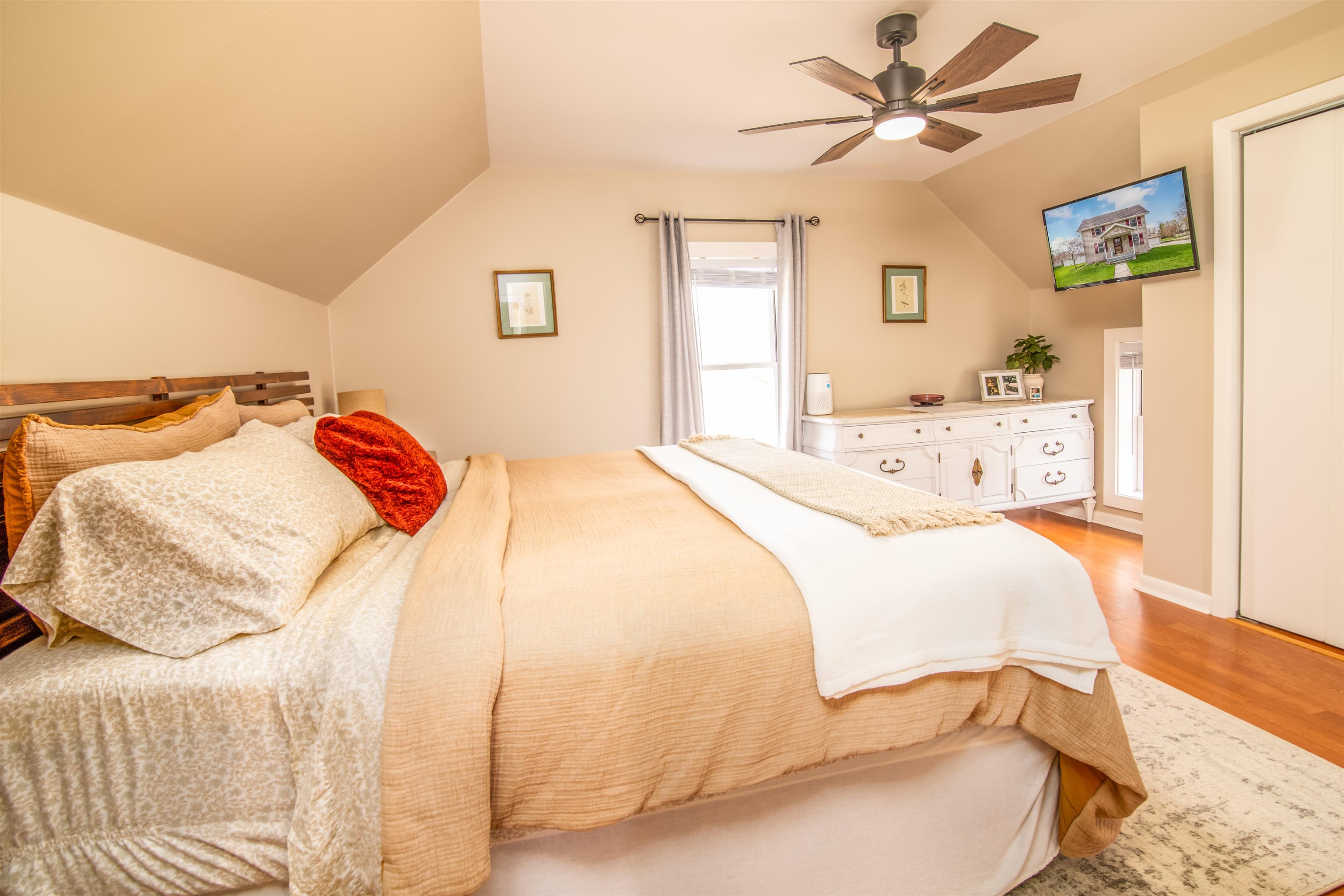 946 East Madison Street Waterloo, WI 53594 - Photo 17 of 34