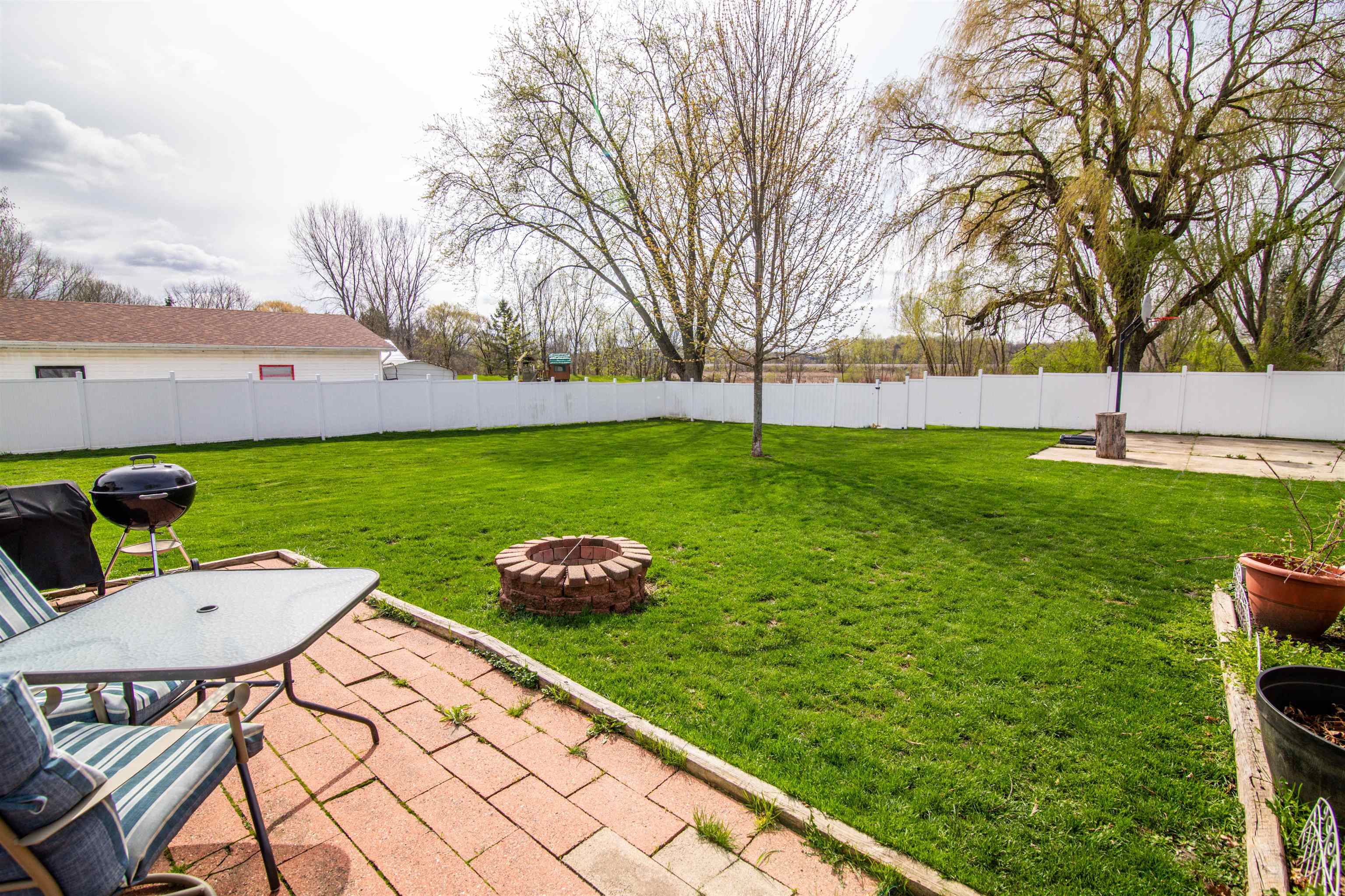 946 East Madison Street Waterloo, WI 53594 - Photo 23 of 34