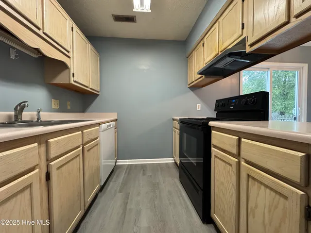 $1,700 | 322 Tangle Oaks Court Southeast, Leland, NC 28451