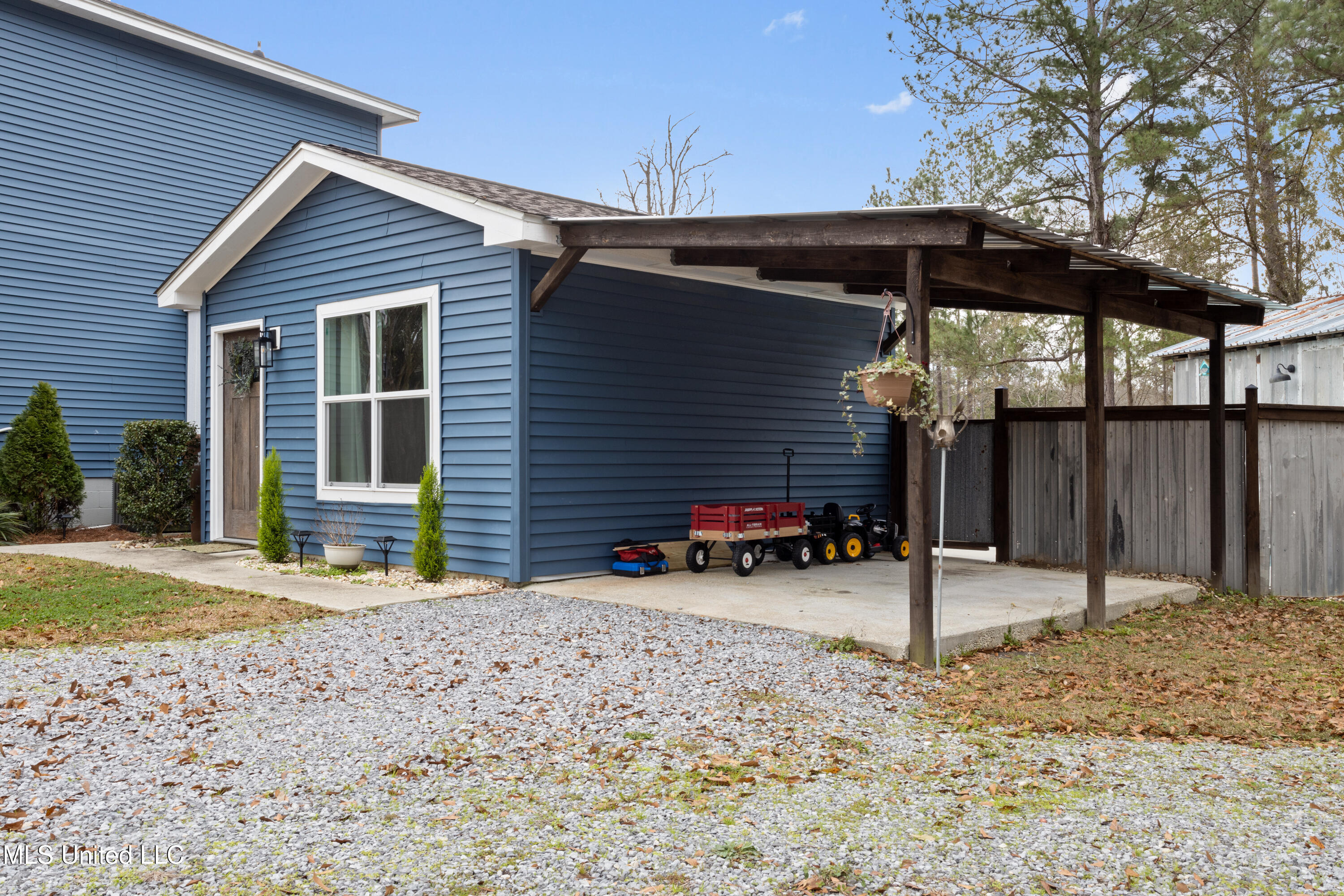 15392 Three Rivers Road Biloxi, MS 39532 - Photo 49 of 78 Carport