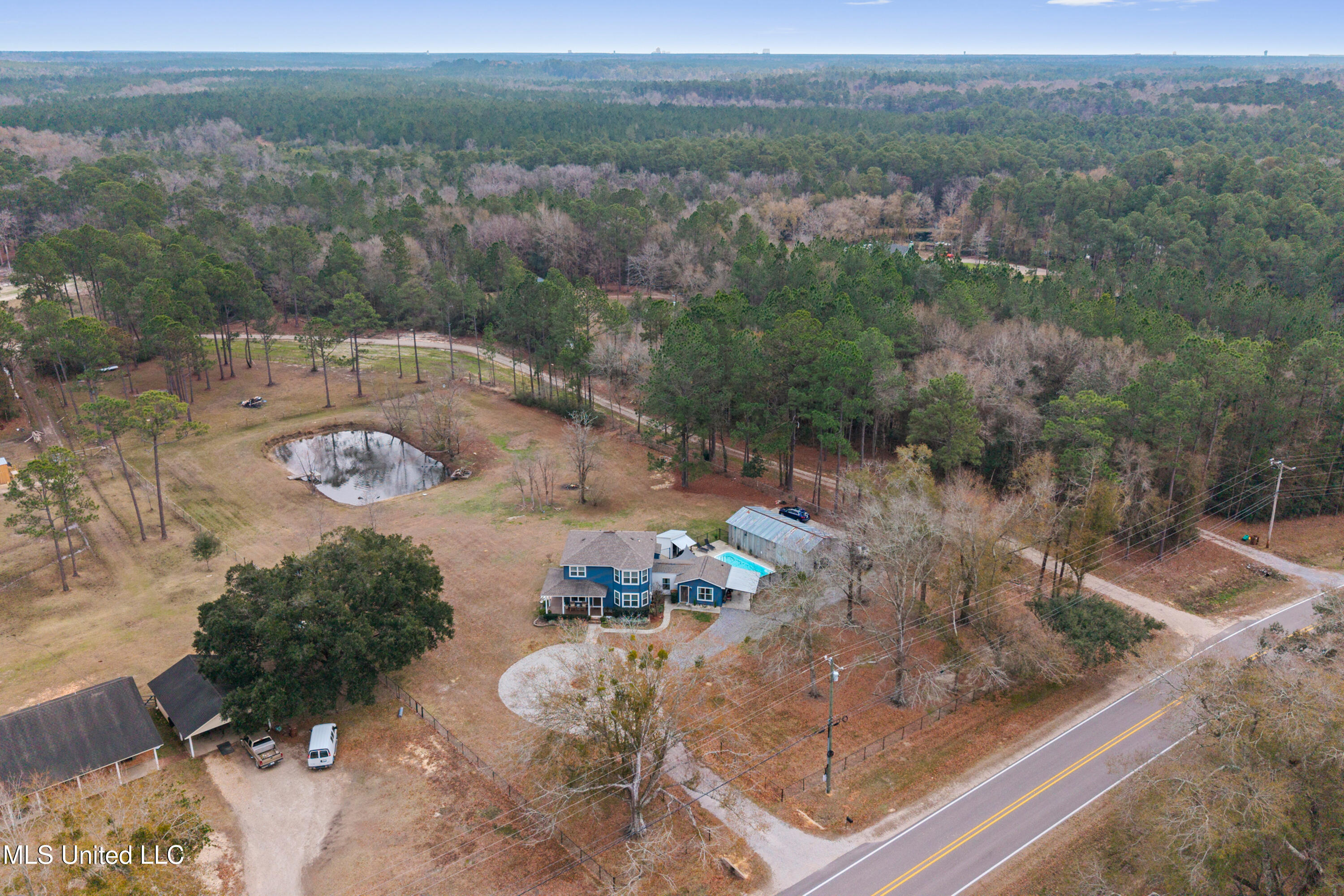 15392 Three Rivers Road Biloxi, MS 39532 - Photo 9 of 78 Country