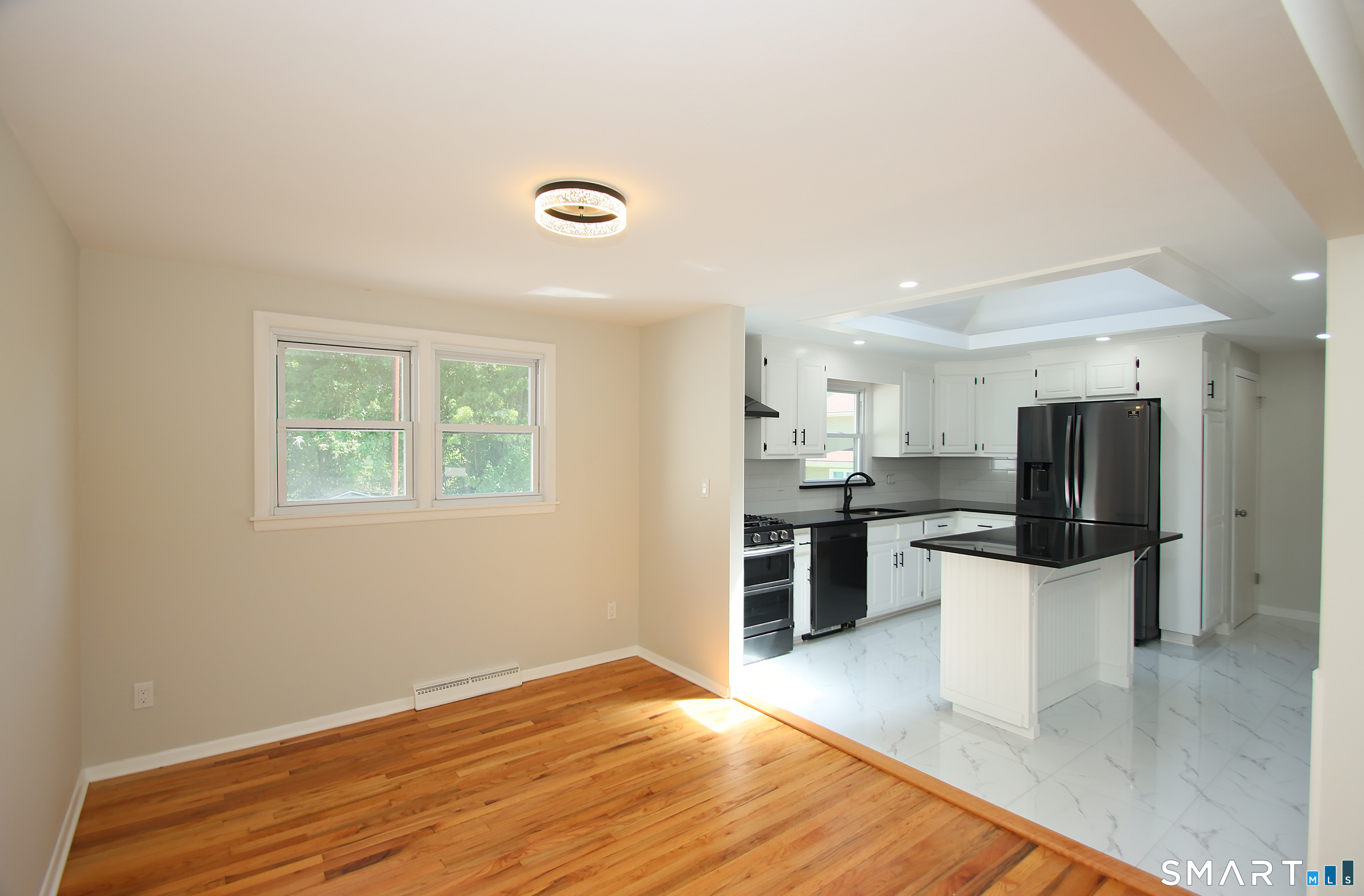 154 Hesse Road Hamden, CT 06517 - Photo 8 of 35