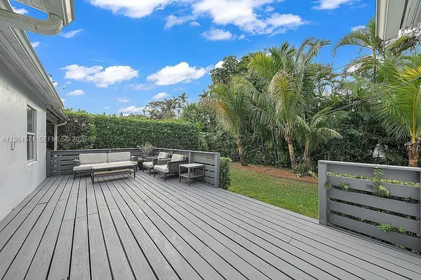 $5,250 | 5850 Southwest 47th Street, Miami, FL 33155