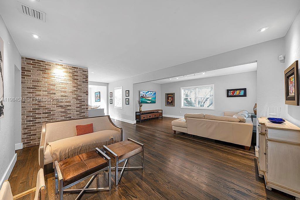 5850 Southwest 47th Street Miami, FL 33155 - Photo 15 of 26