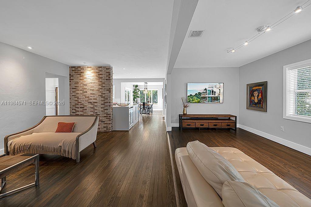 5850 Southwest 47th Street Miami, FL 33155 - Photo 18 of 26