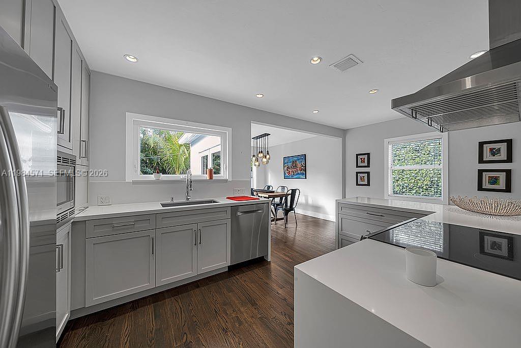 5850 Southwest 47th Street Miami, FL 33155 - Photo 4 of 26