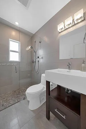 $5,250 | 5850 Southwest 47th Street, Miami, FL 33155