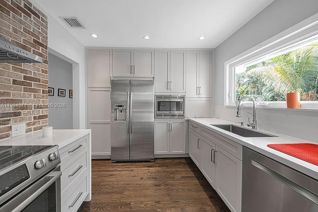 5850 Southwest 47th Street Miami, FL 33155 - Photo 6 of 26