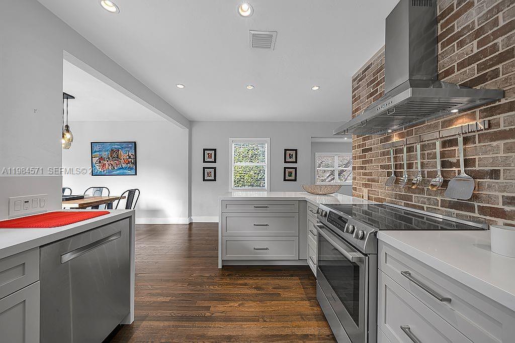 5850 Southwest 47th Street Miami, FL 33155 - Photo 7 of 26