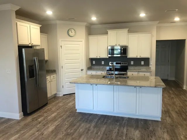 $2,450 | 158 Lightning Bug Lane, Freeport, FL 32439