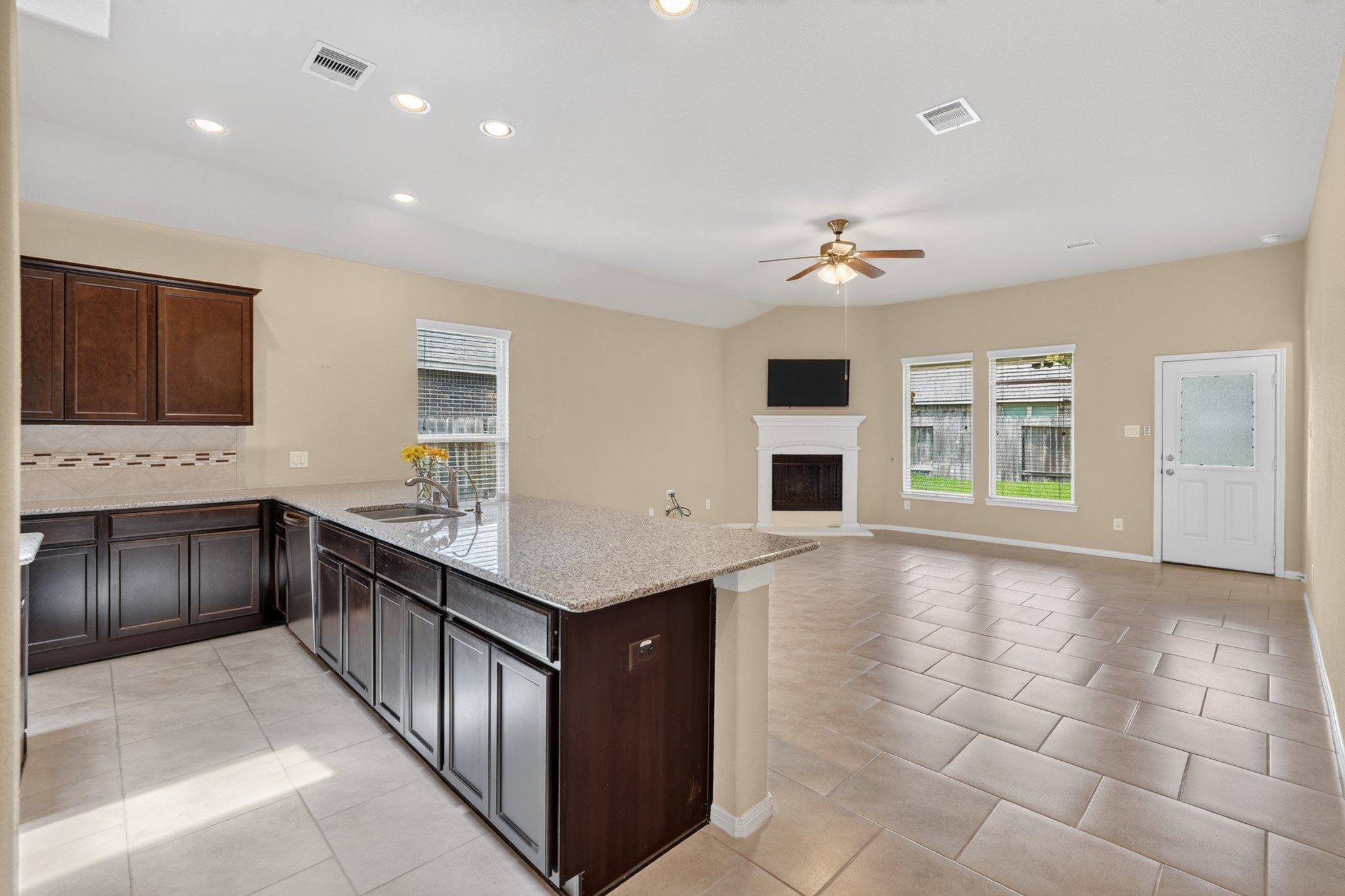 5414 Claymore Meadow Lane Spring, TX 77389 - Photo 10 of 35 View of the Kitchen with living room.
