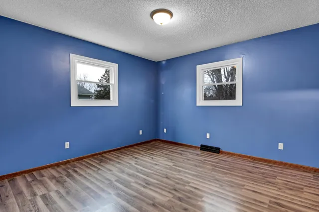 $299,500 | 905 Apple Lane, Lake City, MN 55041