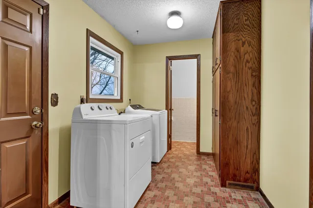 $299,500 | 905 Apple Lane, Lake City, MN 55041