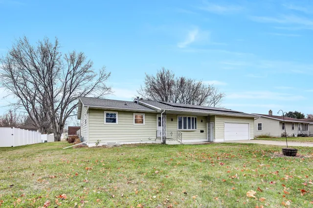 $299,500 | 905 Apple Lane, Lake City, MN 55041