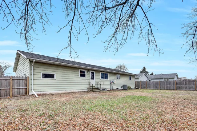 $299,500 | 905 Apple Lane, Lake City, MN 55041