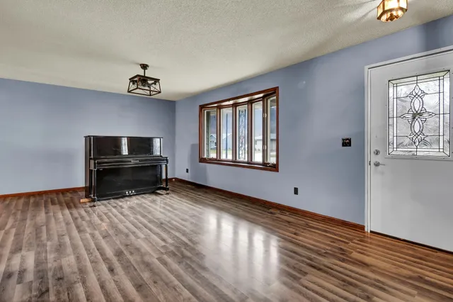 $299,500 | 905 Apple Lane, Lake City, MN 55041