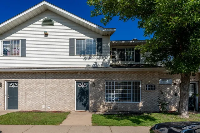 $189,900 | 1279 Taylor Street, Unit 5, Shakopee, MN 55379