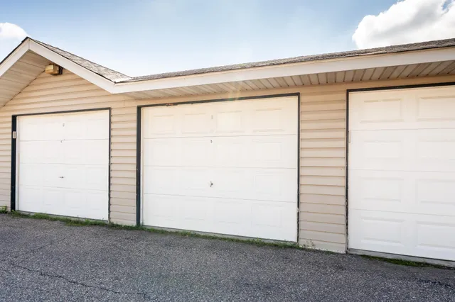 $189,900 | 1279 Taylor Street, Unit 5, Shakopee, MN 55379