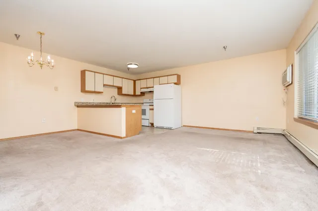 $189,900 | 1279 Taylor Street, Unit 5, Shakopee, MN 55379