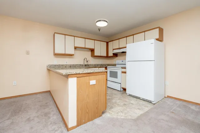 $189,900 | 1279 Taylor Street, Unit 5, Shakopee, MN 55379