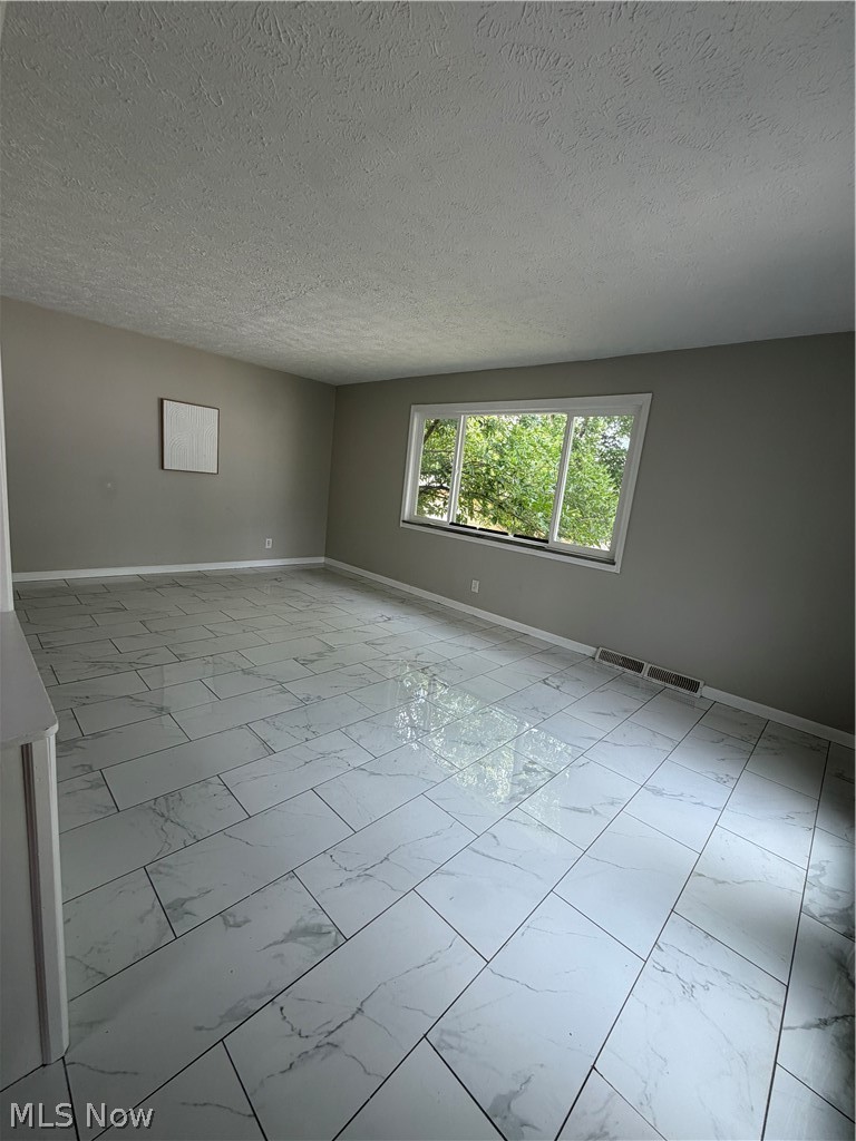 21419 Libby Road Maple Heights, OH 44137 - Photo 7 of 33 Gallery Image 7