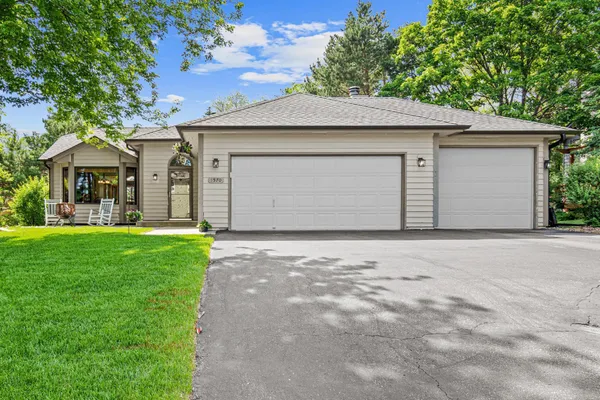 $540,000 | 1570 Lakeview Curve, Eagan, MN 55122