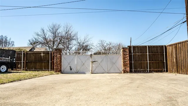 a view of a house with a outdoor space