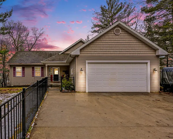 $614,000 | 1828 Arrowhead Trail, Allegan, MI 49010