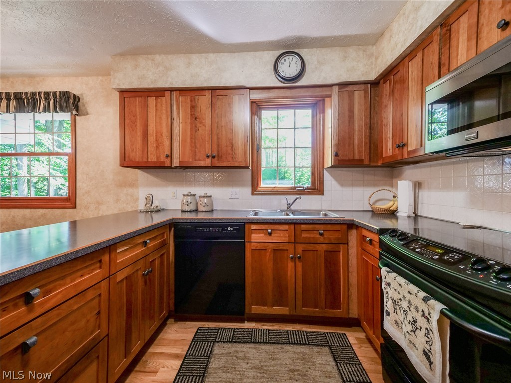 37478 Hunters Ridge Solon, OH 44139 - Photo 14 of 35 Gallery Image 14