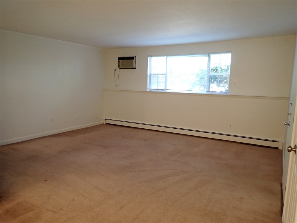 51 Jacqueline Road, Unit 3 Waltham, MA 02452 - Photo 7 of 17