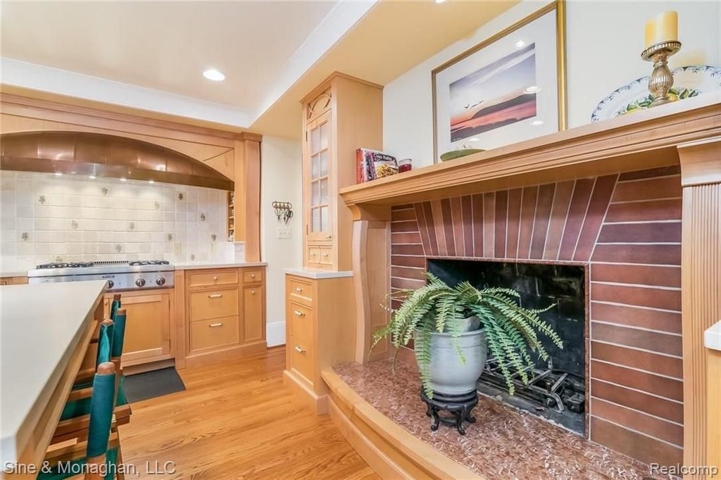24 Warner Road Grosse Pointe Farms, MI 48236 - Photo 23 of 56